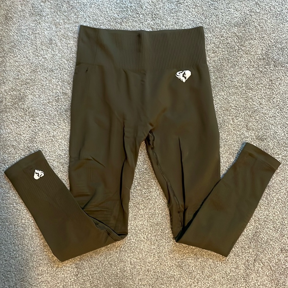 Olive green workout leggings, size medium